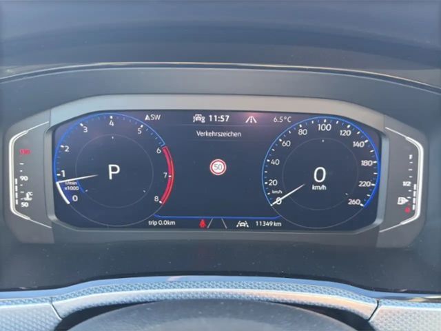 Volkswagen Touran IQ.Drive Pro R-Line