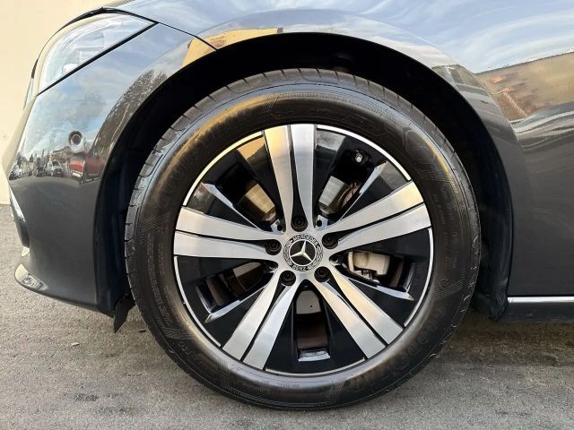 Mercedes-Benz C 180 Sedan