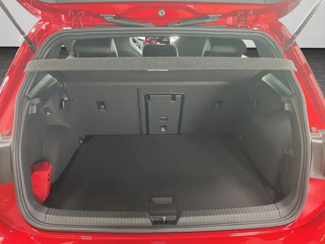 Volkswagen Golf 1.5 TSI DSG R-Line