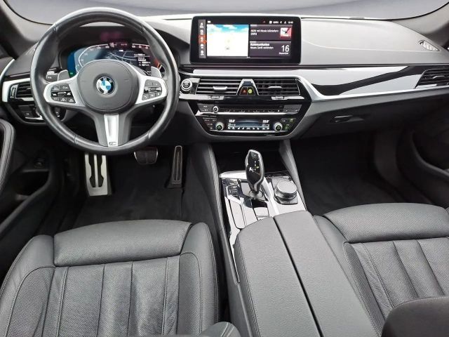 BMW 540 540d M-Sport Touring xDrive