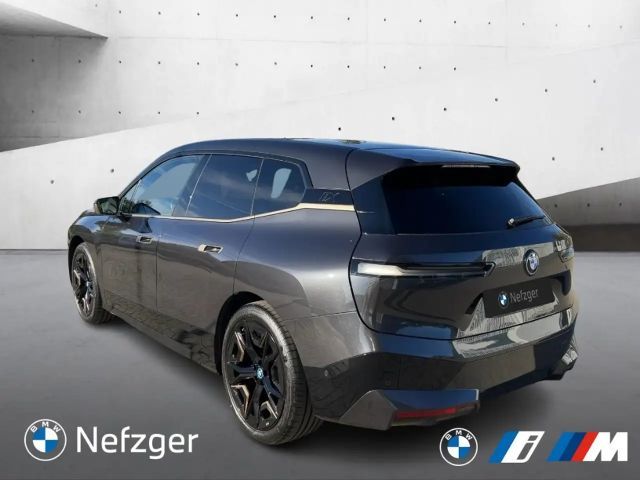 BMW iX xDrive40