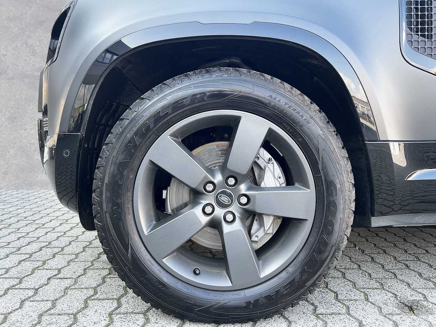 Land Rover Defender 110 Dynamic HSE