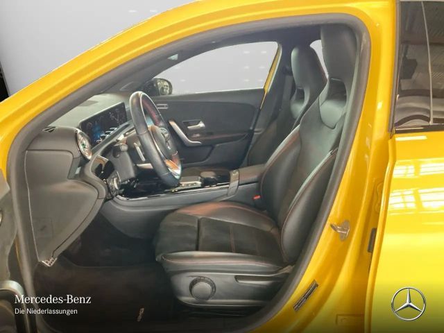 Mercedes-Benz A 250 A 250 e AMG Line