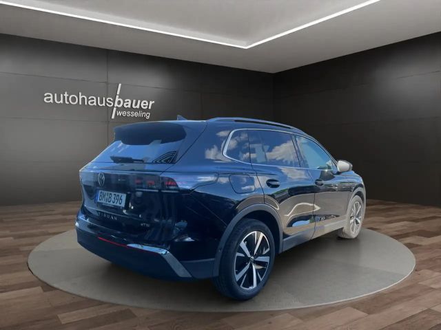 Volkswagen Tiguan 1.5 eTSI Elegance Elegance