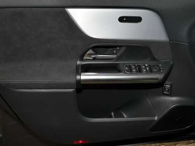 Mercedes-Benz GLA 200 AMG Line