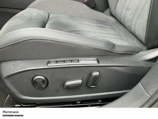 Volkswagen Golf 2.0 TDI DSG Style Variant