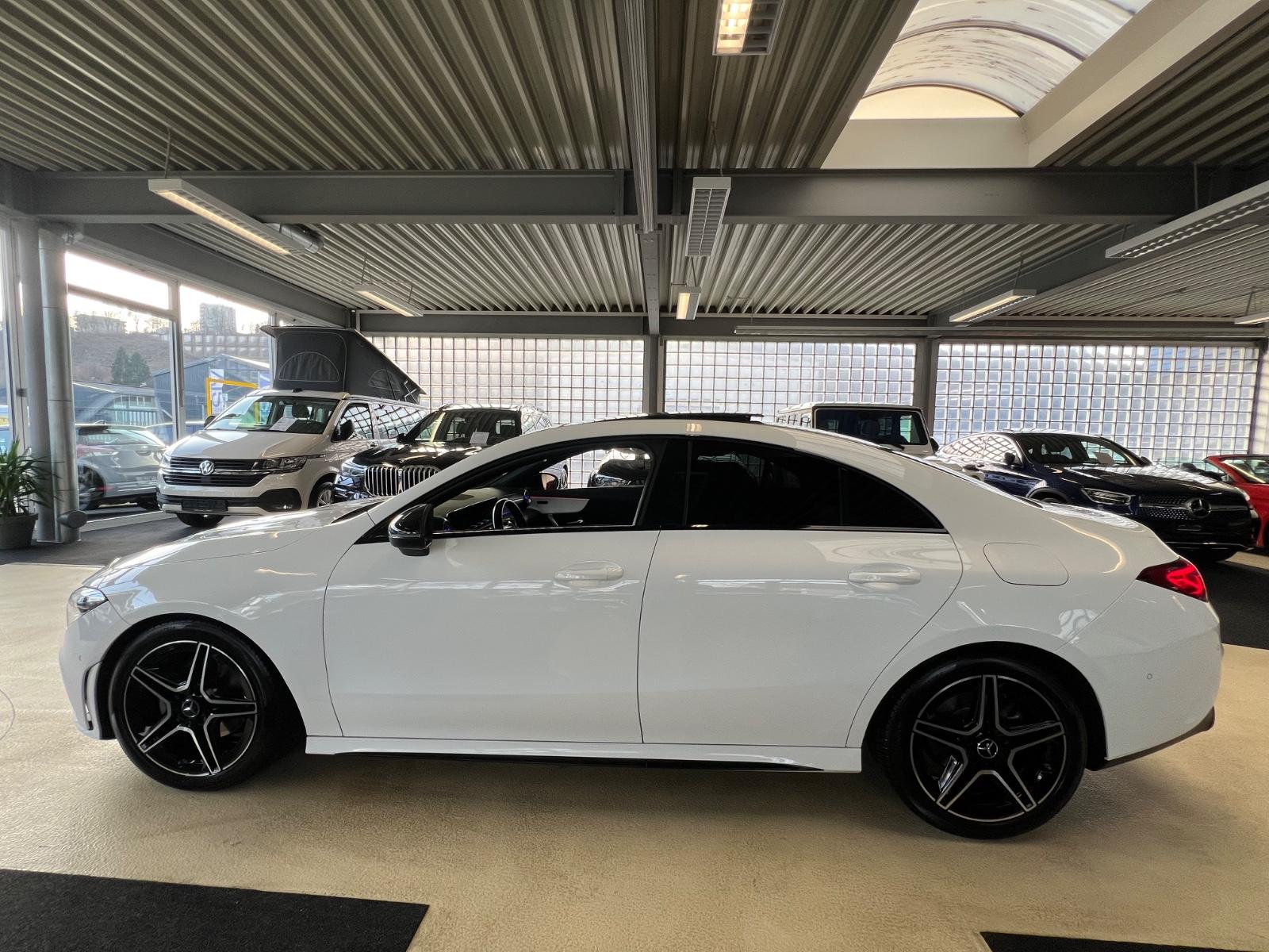 Mercedes-Benz CLA 200 AMG Line