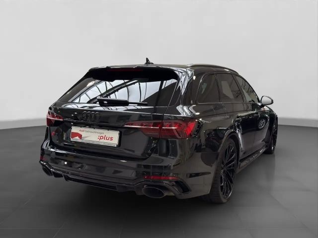 Audi RS4 Avant Quattro