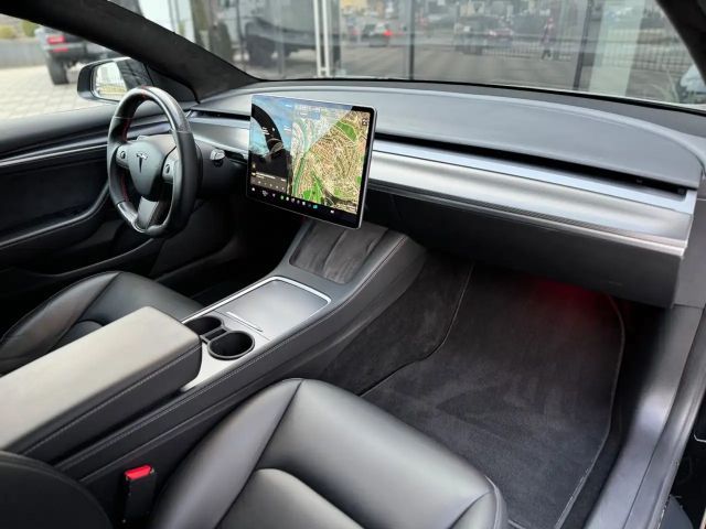 Tesla Model 3 AWD Performance