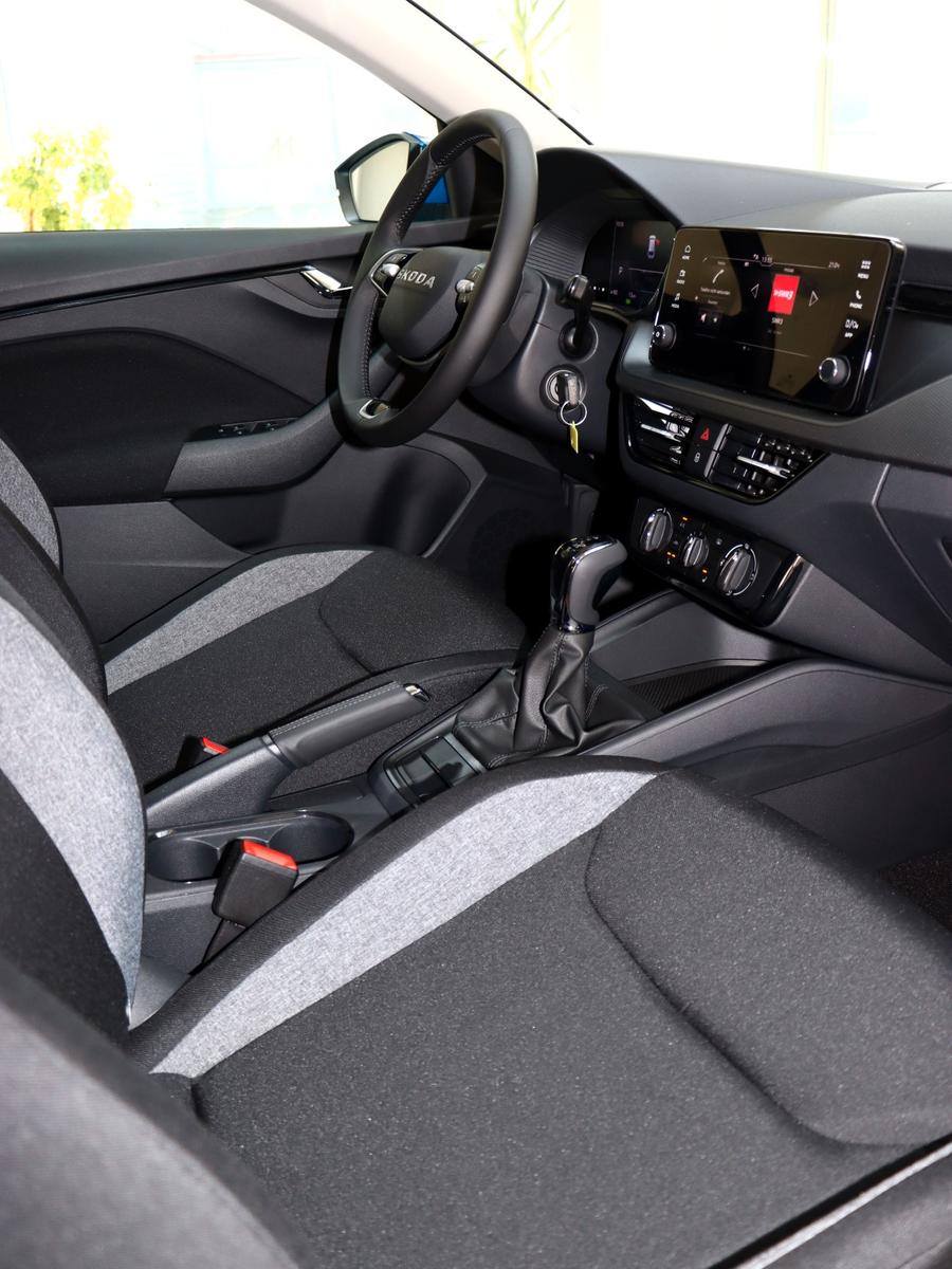 Skoda Scala 1.0 Essence DSG 116PS-AHK LED PDC Tempomat