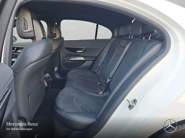 Mercedes-Benz E 200 AMG Line Sedan