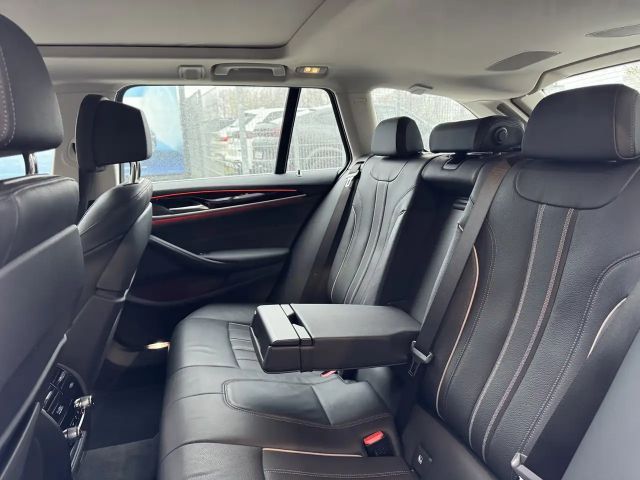 BMW 530 530i Luxury Line Touring xDrive