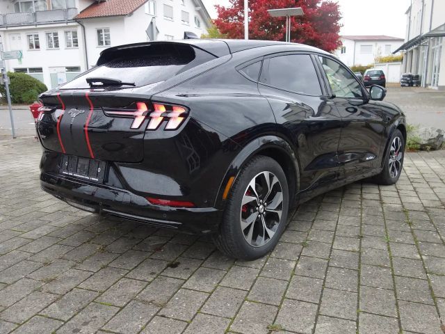 Ford Mustang Mach-E AWD