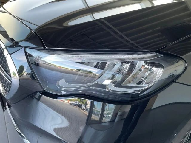 Mercedes-Benz E 220 AVANTGARDE E 220 d Estate