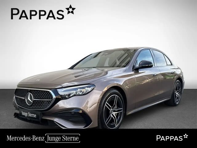 Mercedes-Benz E 200 4MATIC Sedan