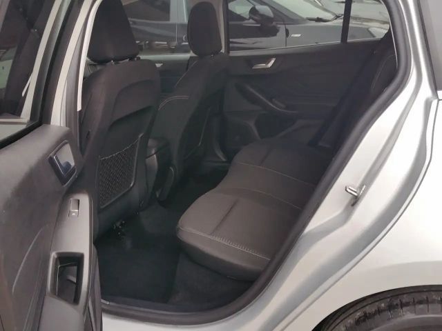 Ford Focus Titanium Wagon