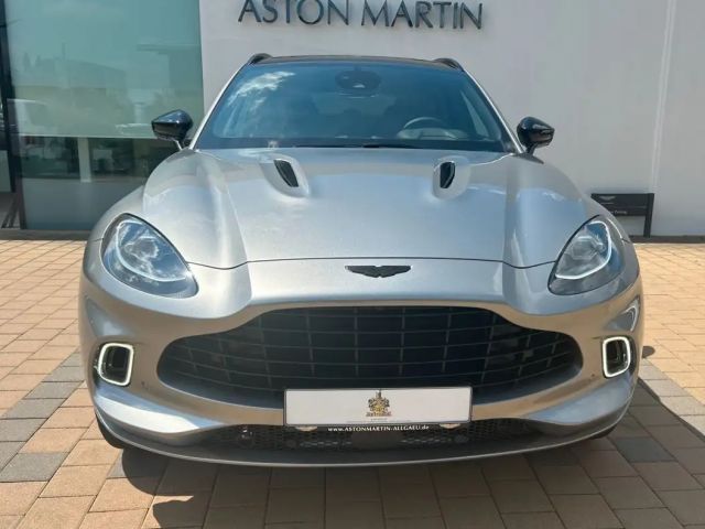 Aston Martin DBX V8
