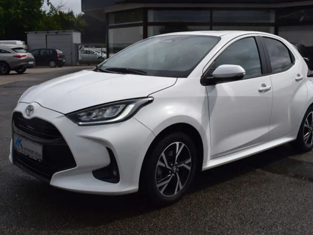 Toyota Yaris Business Hybride