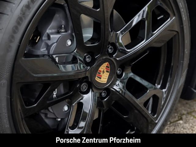 Porsche Taycan 4 Cross Turismo
