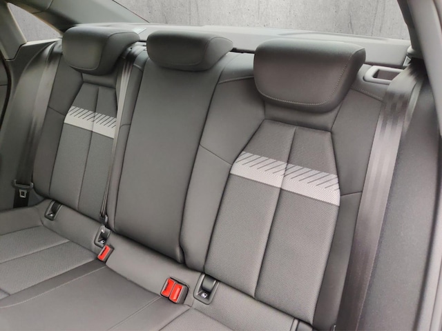 Audi A3 30 TFSI S-Line S-Tronic Sedan