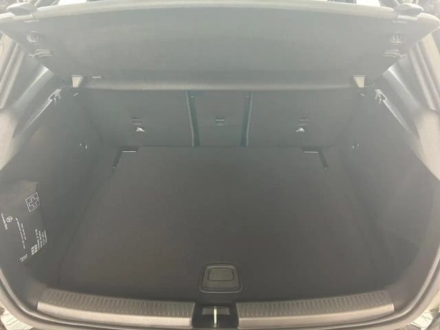 Mercedes-Benz A 180 Hatchback Progressive