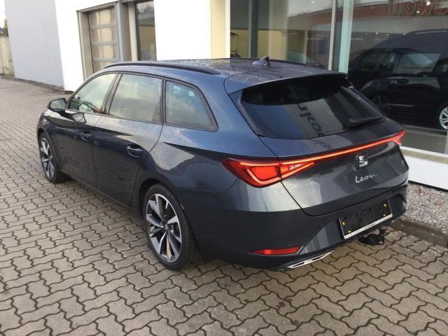 Seat Leon 1.5 eTSI FR-lijn Sportstourer
