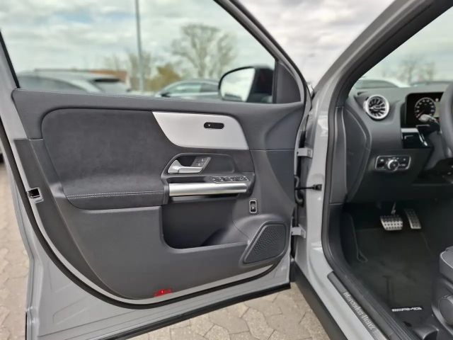 Mercedes-Benz GLA 220 4MATIC AMG Line