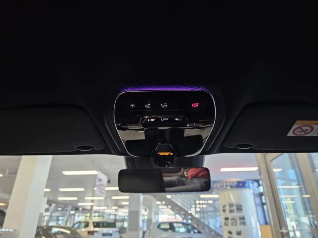 Mercedes-Benz C 200 AMG Line Sedan