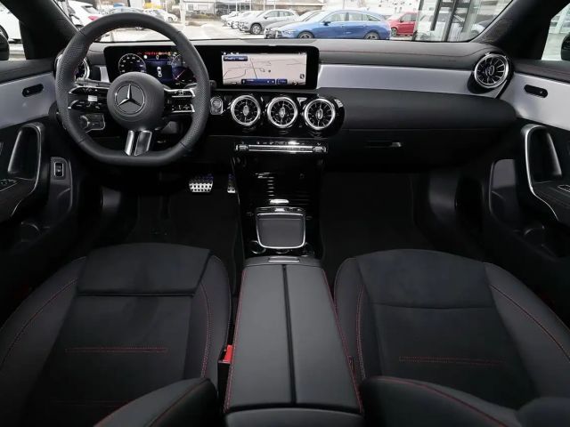 Mercedes-Benz CLA 200 AMG Line Coupé