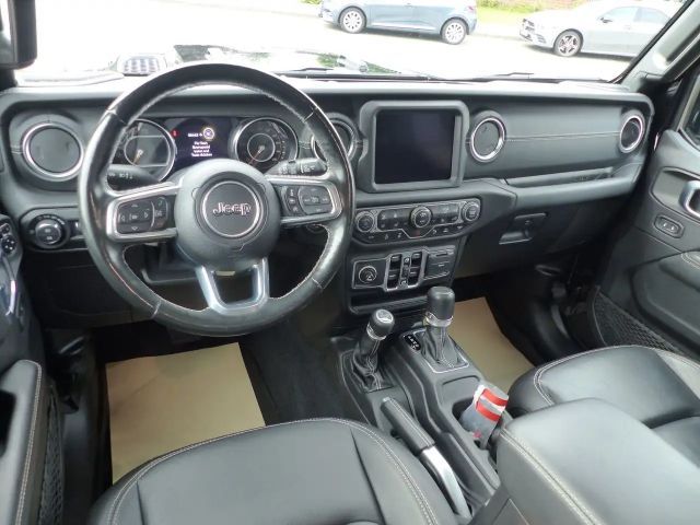 Jeep Wrangler Sahara