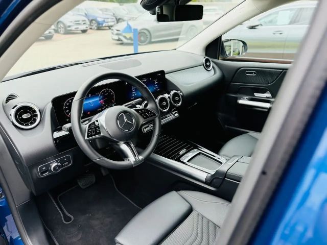 Mercedes-Benz B 200 Progressive Sedan