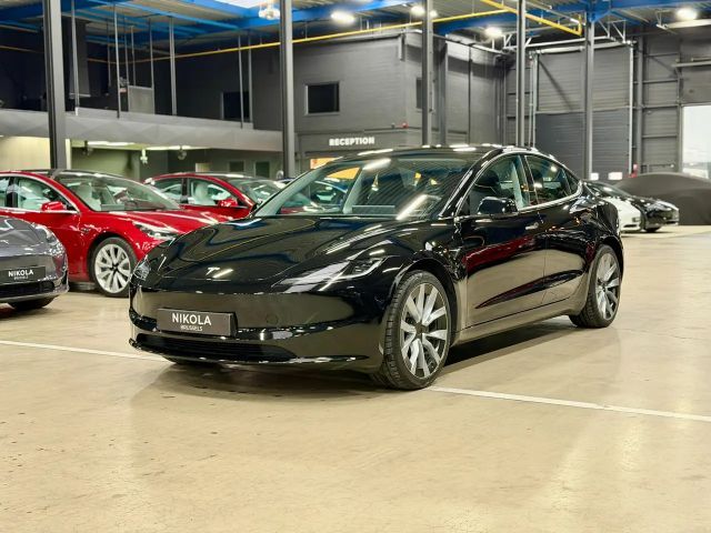 Tesla Model 3 RWD