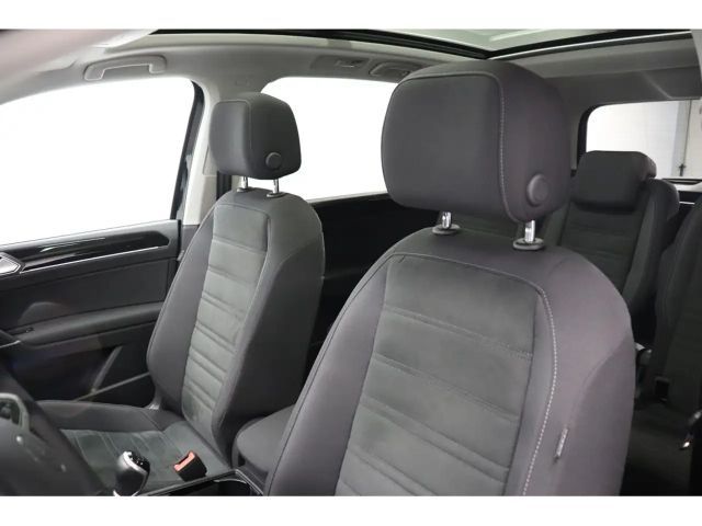 Volkswagen Touran 1.5 TSI Highline