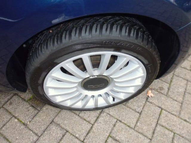 Fiat 500 1.0 Hybrid 16"Alu / Style Paket / Komfort Paket