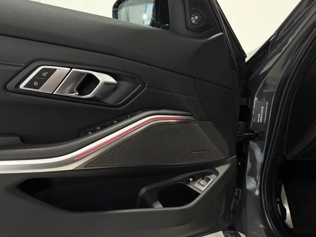 BMW 330 330e M-Sport xDrive