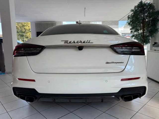 Maserati Quattroporte Trofeo