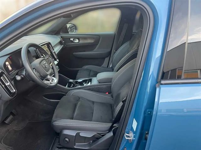 Volvo XC40 Core Recharge