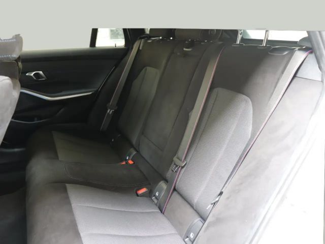 BMW 330 330e M-Sport Touring