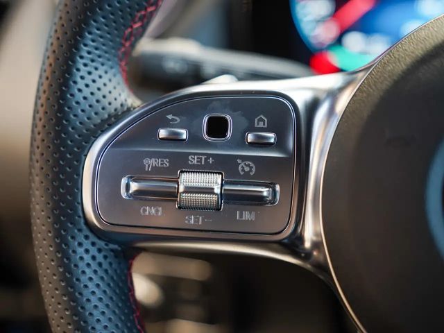 Mercedes-Benz EQA 300 4MATIC AMG Line