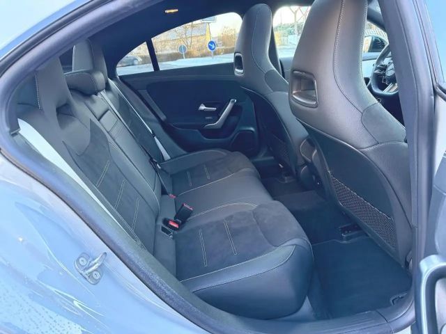 Mercedes-Benz CLA 200 AMG Line Sedan