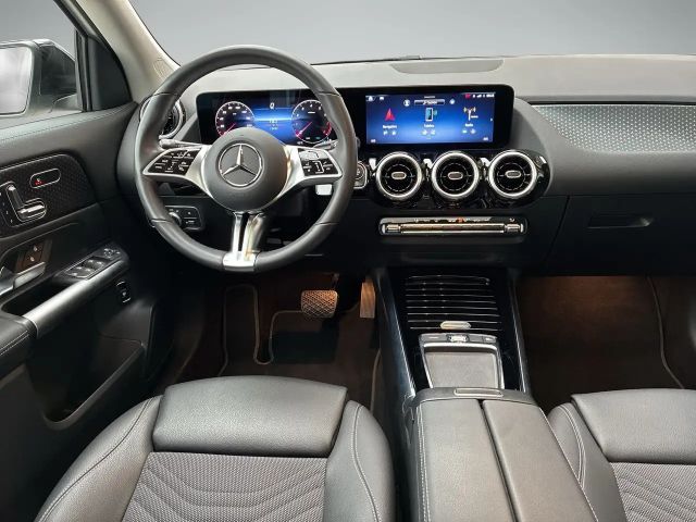 Mercedes-Benz GLA 200 Progressive