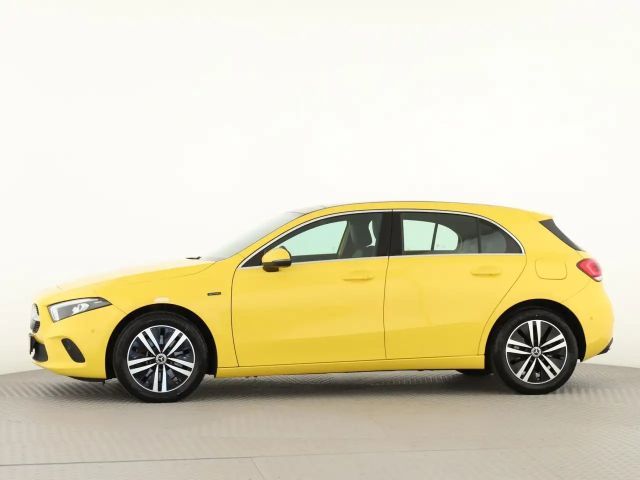 Mercedes-Benz A 250 A 250 e