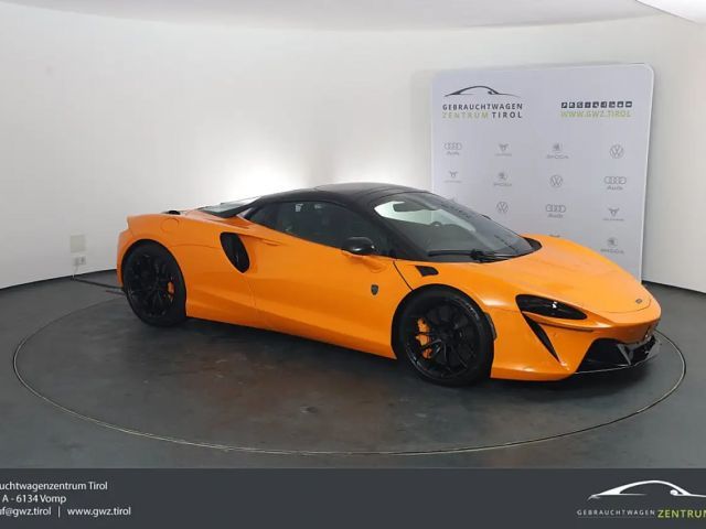 McLaren Artura Spider