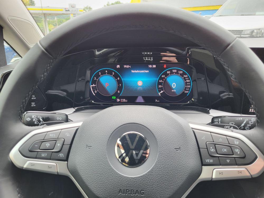 Volkswagen Golf Style Variant