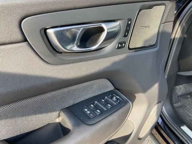 Volvo XC60 AWD Plus T8