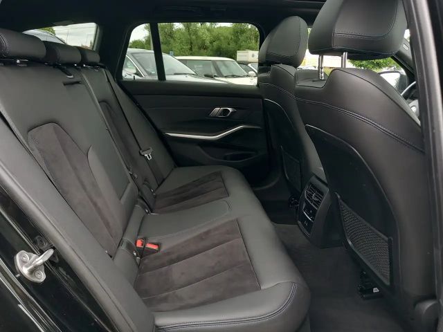 BMW 320 320d M-Sport Touring xDrive