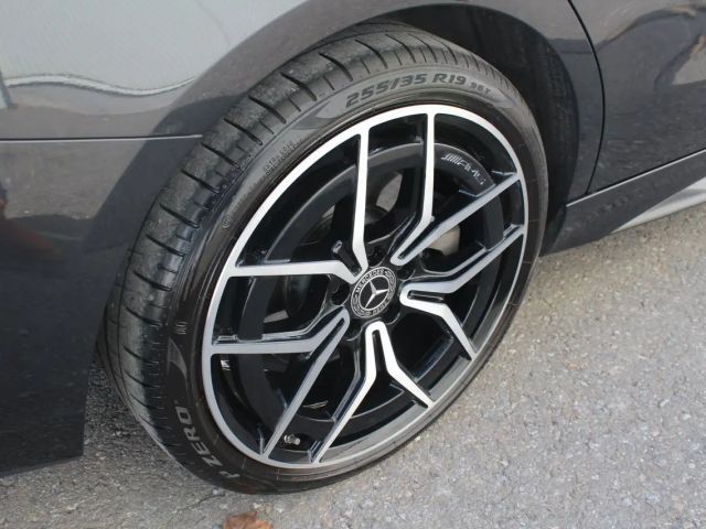 Mercedes-Benz C 200 4MATIC Sedan