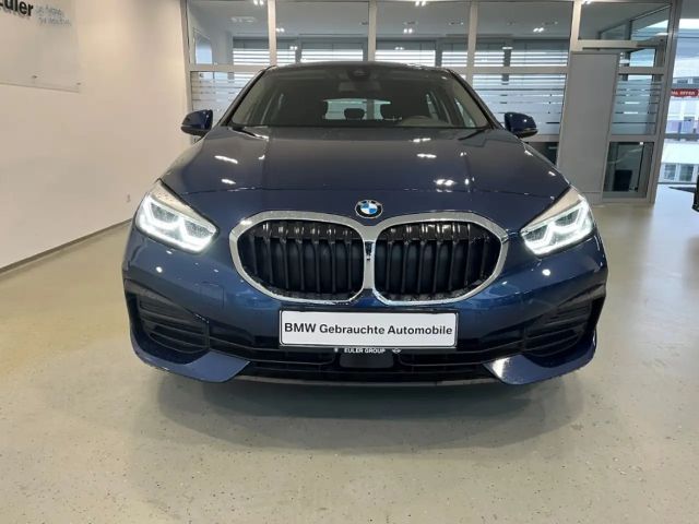 BMW 118 118i 5-deurs Sedan