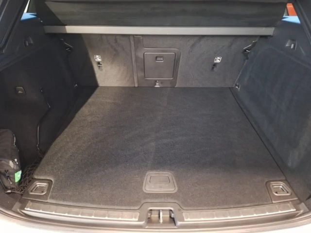 Volvo XC60 AWD Dark Plus