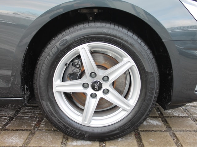 Audi A4 30 TDI S-Tronic Sedan